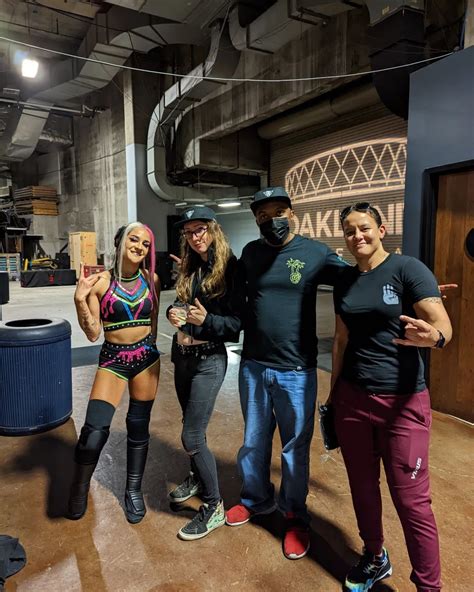 shayna baszler dakota kai